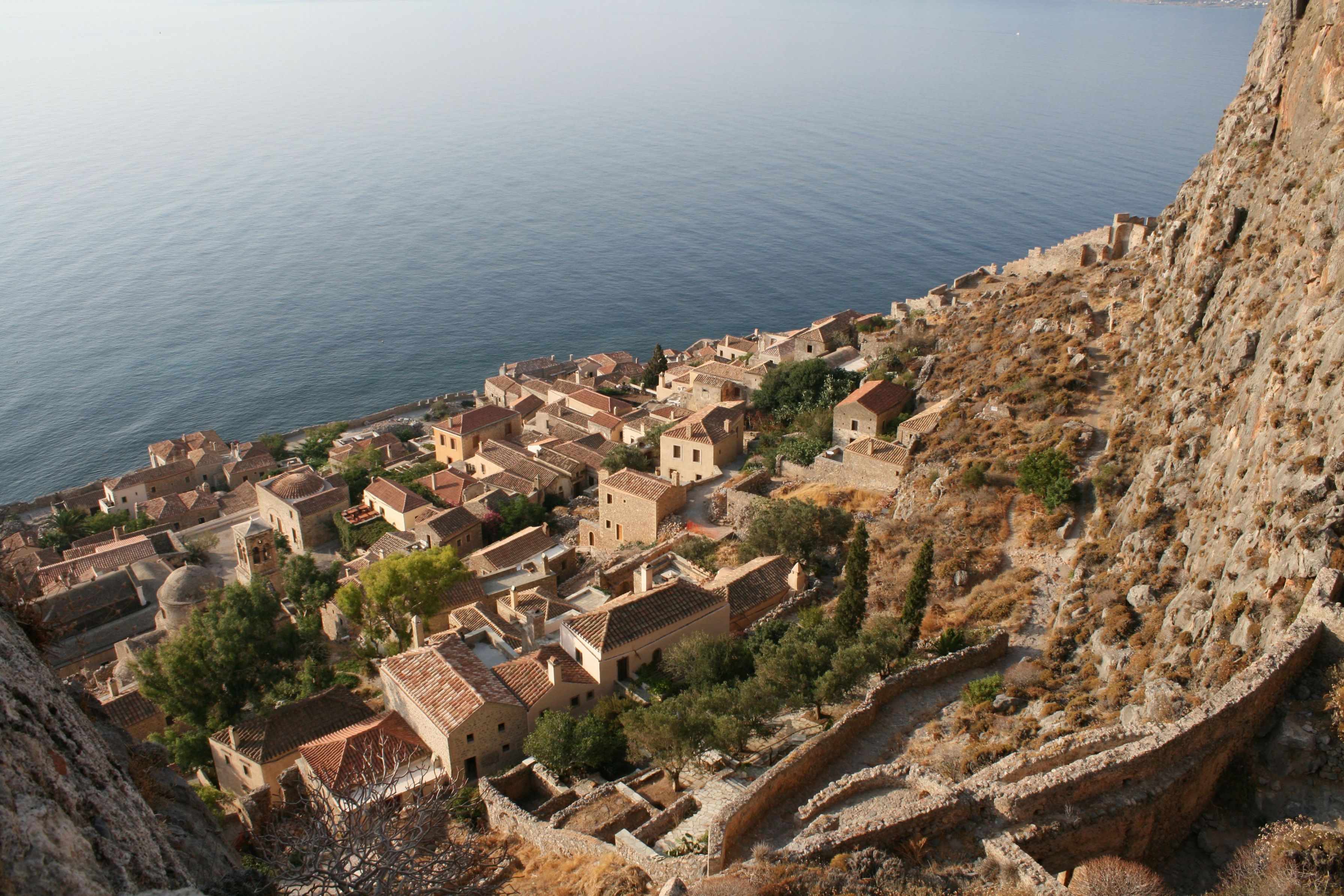 Archäologisches Highlight in Griechenland Ruinen einer antiken Stadtlandschaft in Griechenland