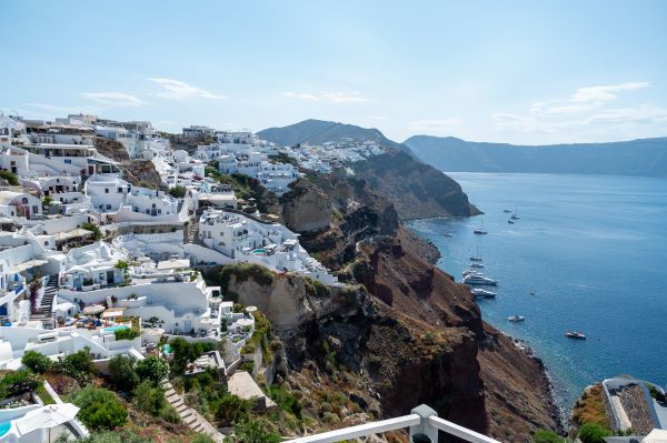 Altstadt in Griechenland Malerische griechische Altstadt mit engen Gassen und historischen Häusern